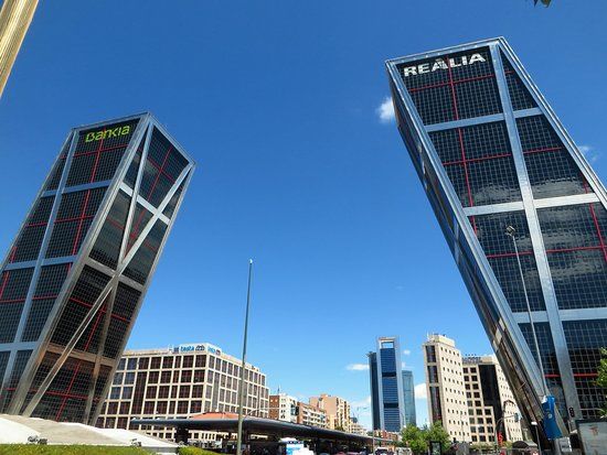 Puerta de Europa II